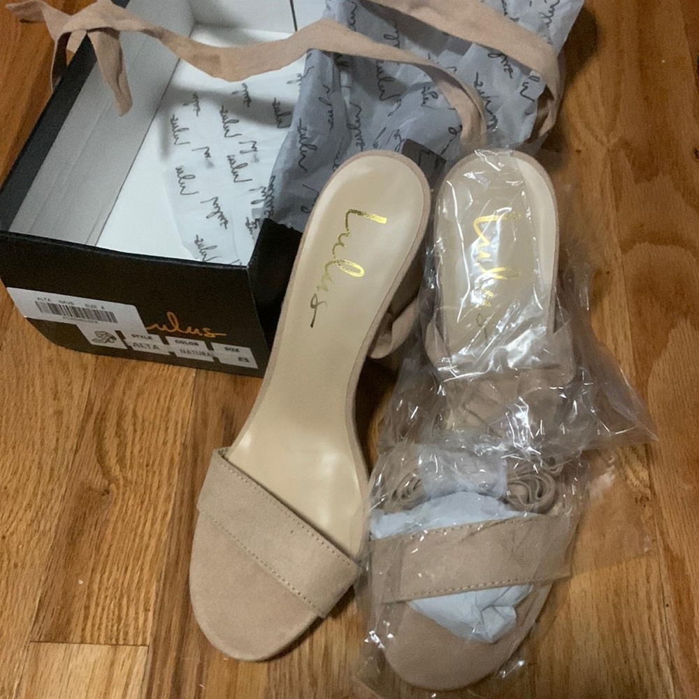 NEVER WORN Lulu’s heels with tie-straps